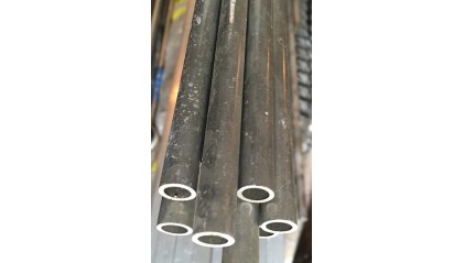 Трубу алюминиевую прессованную 135x10 мм А7 купить в Иркутске